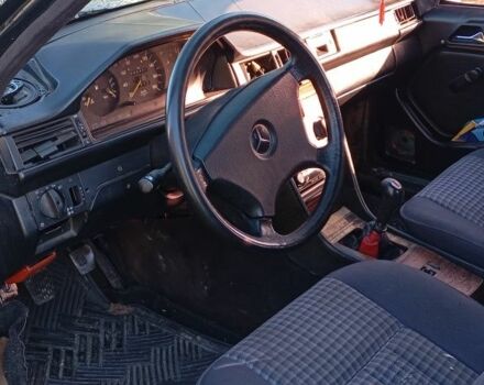 Зелений Мерседес 200, об'ємом двигуна 2 л та пробігом 2 тис. км за 1310 $, фото 3 на Automoto.ua