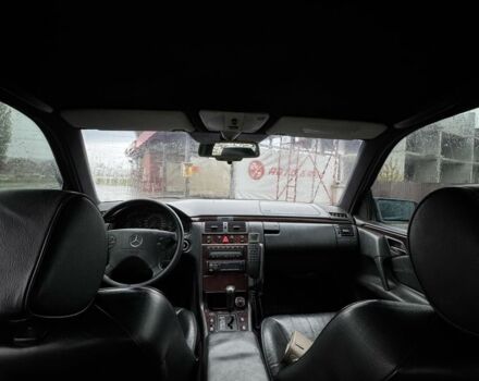 Зеленый Мерседес 200, объемом двигателя 3.2 л и пробегом 445 тыс. км за 2300 $, фото 8 на Automoto.ua