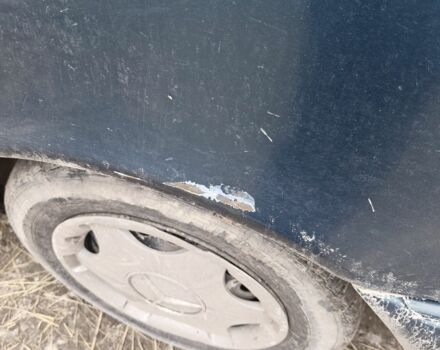 Зеленый Мерседес 200, объемом двигателя 2.2 л и пробегом 345 тыс. км за 2500 $, фото 5 на Automoto.ua