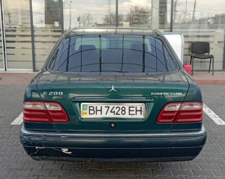 Зелений Мерседес 200, об'ємом двигуна 0 л та пробігом 459 тис. км за 2500 $, фото 1 на Automoto.ua