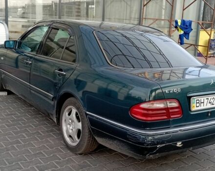 Зелений Мерседес 200, об'ємом двигуна 0 л та пробігом 459 тис. км за 2500 $, фото 2 на Automoto.ua