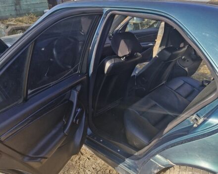 Зеленый Мерседес 200, объемом двигателя 2.2 л и пробегом 345 тыс. км за 2500 $, фото 9 на Automoto.ua