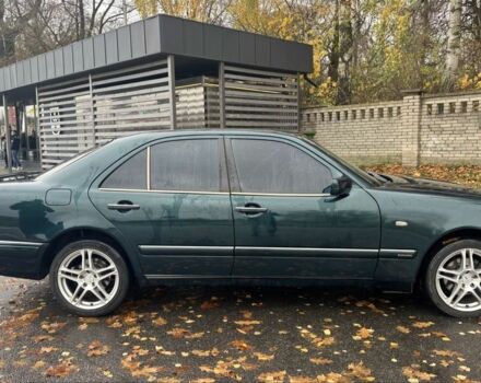 Зелений Мерседес 200, об'ємом двигуна 2 л та пробігом 400 тис. км за 3800 $, фото 8 на Automoto.ua