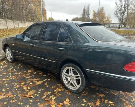 Зелений Мерседес 200, об'ємом двигуна 2 л та пробігом 400 тис. км за 3800 $, фото 3 на Automoto.ua