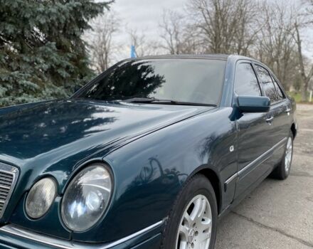 Зеленый Мерседес 200, объемом двигателя 2 л и пробегом 300 тыс. км за 2800 $, фото 2 на Automoto.ua