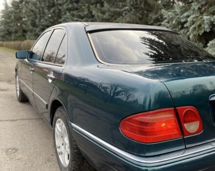 Зеленый Мерседес 200, объемом двигателя 2 л и пробегом 300 тыс. км за 2800 $, фото 7 на Automoto.ua