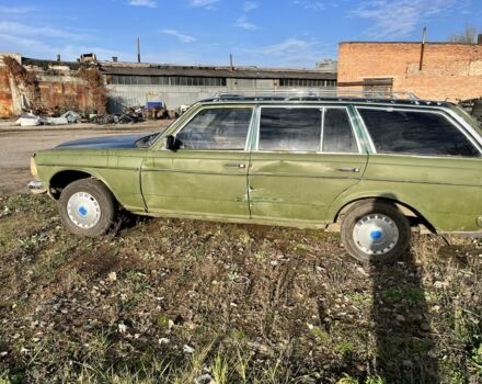 Зеленый Мерседес 200, объемом двигателя 2 л и пробегом 575 тыс. км за 473 $, фото 3 на Automoto.ua