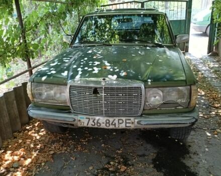Зеленый Мерседес 200, объемом двигателя 0 л и пробегом 2 тыс. км за 725 $, фото 1 на Automoto.ua