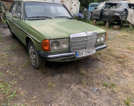 Зелений Мерседес 200, об'ємом двигуна 2 л та пробігом 120 тис. км за 850 $, фото 1 на Automoto.ua