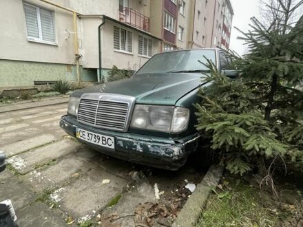 Зелений Мерседес 200, об'ємом двигуна 2 л та пробігом 380 тис. км за 750 $, фото 1 на Automoto.ua