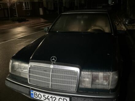 Зеленый Мерседес 200, объемом двигателя 2 л и пробегом 335 тыс. км за 1700 $, фото 1 на Automoto.ua