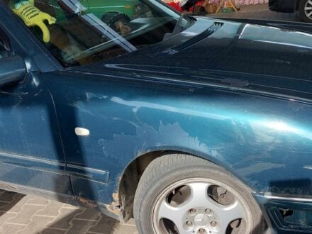Мерседес 200 1999 у Одесі на Automoto.ua Зелений Мерседес 200, об'ємом двигуна 2 л та пробігом 470 тис. км за 2400 $, фото 1 на Automoto.ua