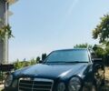Синий Мерседес 210, объемом двигателя 2.4 л и пробегом 277 тыс. км за 5800 $, фото 1 на Automoto.ua
