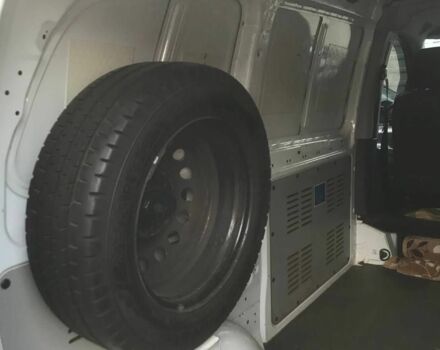 Білий Мерседес 220, об'ємом двигуна 2.1 л та пробігом 362 тис. км за 8690 $, фото 5 на Automoto.ua