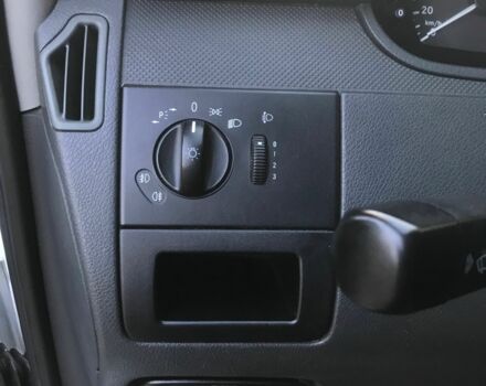 Білий Мерседес 220, об'ємом двигуна 2.1 л та пробігом 362 тис. км за 8690 $, фото 14 на Automoto.ua