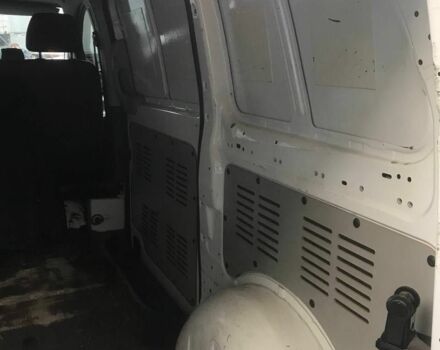 Білий Мерседес 220, об'ємом двигуна 2.1 л та пробігом 362 тис. км за 8690 $, фото 6 на Automoto.ua