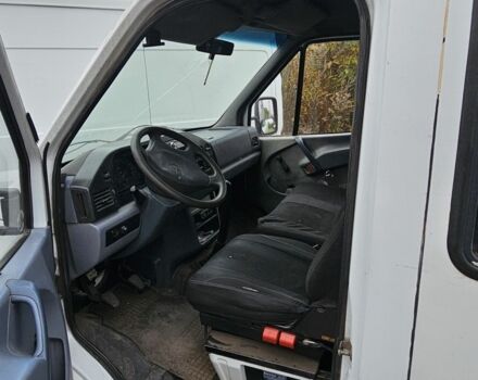 Белый Мерседес 220, объемом двигателя 2.9 л и пробегом 300 тыс. км за 2500 $, фото 6 на Automoto.ua