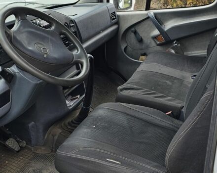 Белый Мерседес 220, объемом двигателя 2.9 л и пробегом 300 тыс. км за 2500 $, фото 7 на Automoto.ua