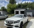 Білий Мерседес 220, об'ємом двигуна 2.2 л та пробігом 150 тис. км за 3500 $, фото 1 на Automoto.ua