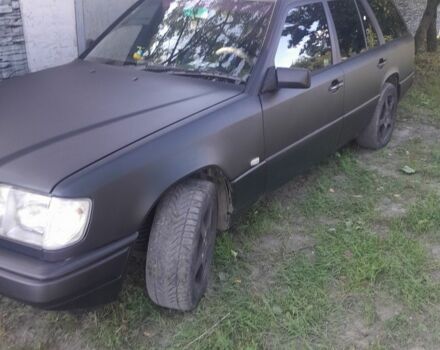 Білий Мерседес 220, об'ємом двигуна 2.2 л та пробігом 400 тис. км за 2000 $, фото 13 на Automoto.ua