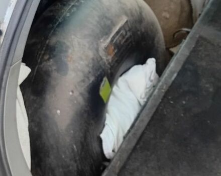 Белый Мерседес 220, объемом двигателя 2.2 л и пробегом 500 тыс. км за 3750 $, фото 18 на Automoto.ua