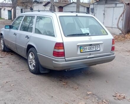 Белый Мерседес 220, объемом двигателя 2.2 л и пробегом 500 тыс. км за 3750 $, фото 8 на Automoto.ua