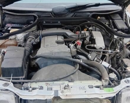 Белый Мерседес 220, объемом двигателя 2.2 л и пробегом 500 тыс. км за 3750 $, фото 17 на Automoto.ua