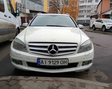 Белый Мерседес 220, объемом двигателя 2.1 л и пробегом 360 тыс. км за 9300 $, фото 11 на Automoto.ua