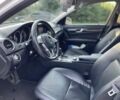 Белый Мерседес 220, объемом двигателя 2.2 л и пробегом 241 тыс. км за 10700 $, фото 10 на Automoto.ua