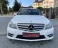 Белый Мерседес 220, объемом двигателя 2.2 л и пробегом 241 тыс. км за 10700 $, фото 1 на Automoto.ua
