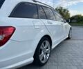 Белый Мерседес 220, объемом двигателя 2.2 л и пробегом 241 тыс. км за 10700 $, фото 5 на Automoto.ua