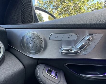 Белый Мерседес 220, объемом двигателя 2 л и пробегом 144 тыс. км за 28900 $, фото 20 на Automoto.ua