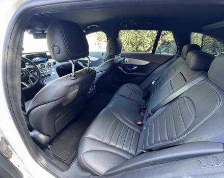 Белый Мерседес 220, объемом двигателя 2 л и пробегом 144 тыс. км за 28900 $, фото 19 на Automoto.ua