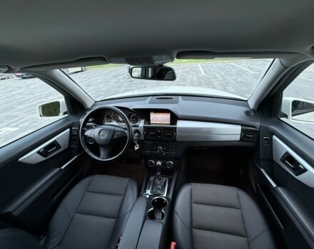 Мерседес 220 2011 в Луцке на Automoto.ua Белый Мерседес 220, объемом двигателя 2.1 л и пробегом 242 тыс. км за 12700 $, фото 7 на Automoto.ua