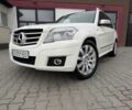 Белый Мерседес 220, объемом двигателя 2.1 л и пробегом 152 тыс. км за 15005 $, фото 1 на Automoto.ua