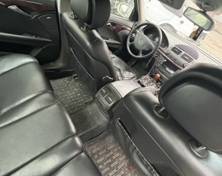 Бежевый Мерседес 220, объемом двигателя 0 л и пробегом 250 тыс. км за 4300 $, фото 3 на Automoto.ua