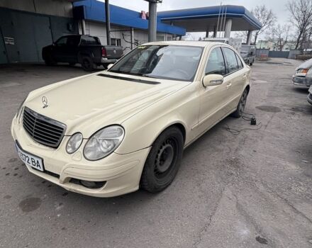 Бежевый Мерседес 220, объемом двигателя 0 л и пробегом 250 тыс. км за 4300 $, фото 2 на Automoto.ua