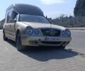 Бежевий Мерседес 220, об'ємом двигуна 2.2 л та пробігом 284 тис. км за 8943 $, фото 1 на Automoto.ua