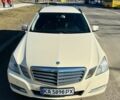 Бежевий Мерседес 220, об'ємом двигуна 2.1 л та пробігом 315 тис. км за 8200 $, фото 1 на Automoto.ua