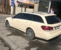 Бежевый Мерседес 220, объемом двигателя 2.1 л и пробегом 400 тыс. км за 14500 $, фото 1 на Automoto.ua