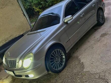 Бежевый Мерседес 220, объемом двигателя 2.1 л и пробегом 370 тыс. км за 6999 $, фото 1 на Automoto.ua