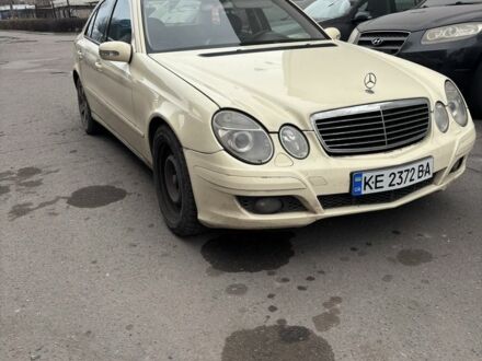 Бежевый Мерседес 220, объемом двигателя 0 л и пробегом 250 тыс. км за 4300 $, фото 1 на Automoto.ua