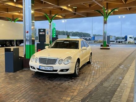 Бежевий Мерседес 220, об'ємом двигуна 2.2 л та пробігом 518 тис. км за 5350 $, фото 1 на Automoto.ua