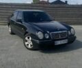 Черный Мерседес 220, объемом двигателя 2 л и пробегом 400 тыс. км за 3300 $, фото 1 на Automoto.ua