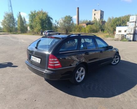 Черный Мерседес 220, объемом двигателя 2.1 л и пробегом 337 тыс. км за 5500 $, фото 1 на Automoto.ua