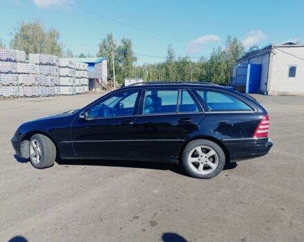 Черный Мерседес 220, объемом двигателя 2.1 л и пробегом 337 тыс. км за 5500 $, фото 3 на Automoto.ua