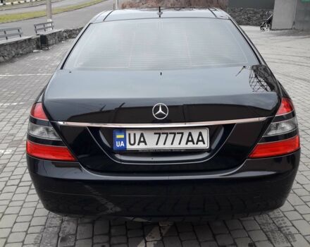 Чорний Мерседес 220, об'ємом двигуна 3.5 л та пробігом 2 тис. км за 12900 $, фото 6 на Automoto.ua