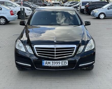 Черный Мерседес 220, объемом двигателя 2.1 л и пробегом 248 тыс. км за 12700 $, фото 2 на Automoto.ua
