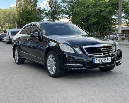Черный Мерседес 220, объемом двигателя 2.1 л и пробегом 248 тыс. км за 12700 $, фото 3 на Automoto.ua