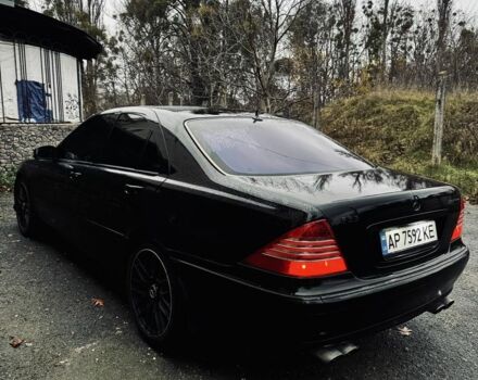 Чорний Мерседес 220, об'ємом двигуна 5 л та пробігом 268 тис. км за 9511 $, фото 3 на Automoto.ua